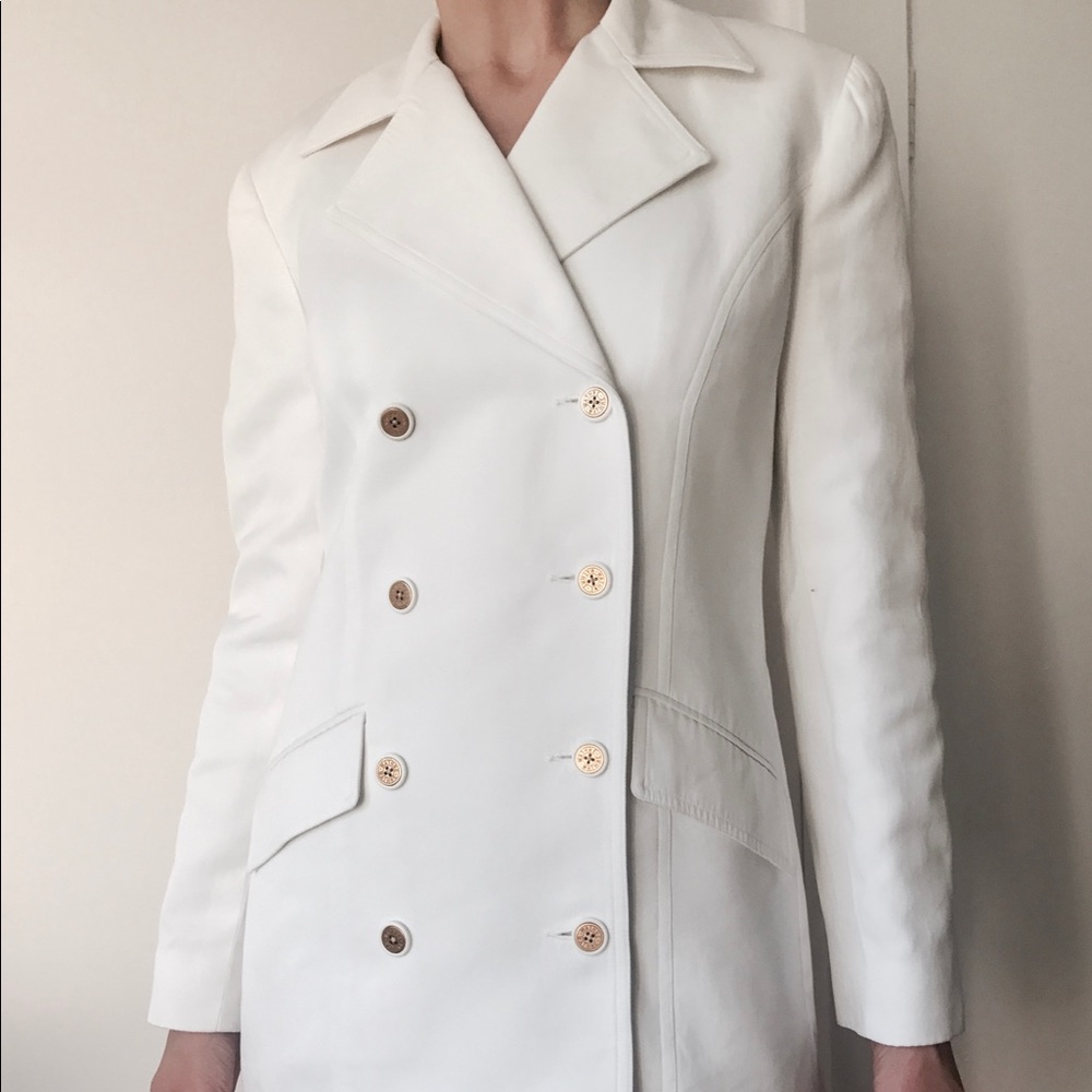 Wathne 2 piece white suit with skirt size size 6
